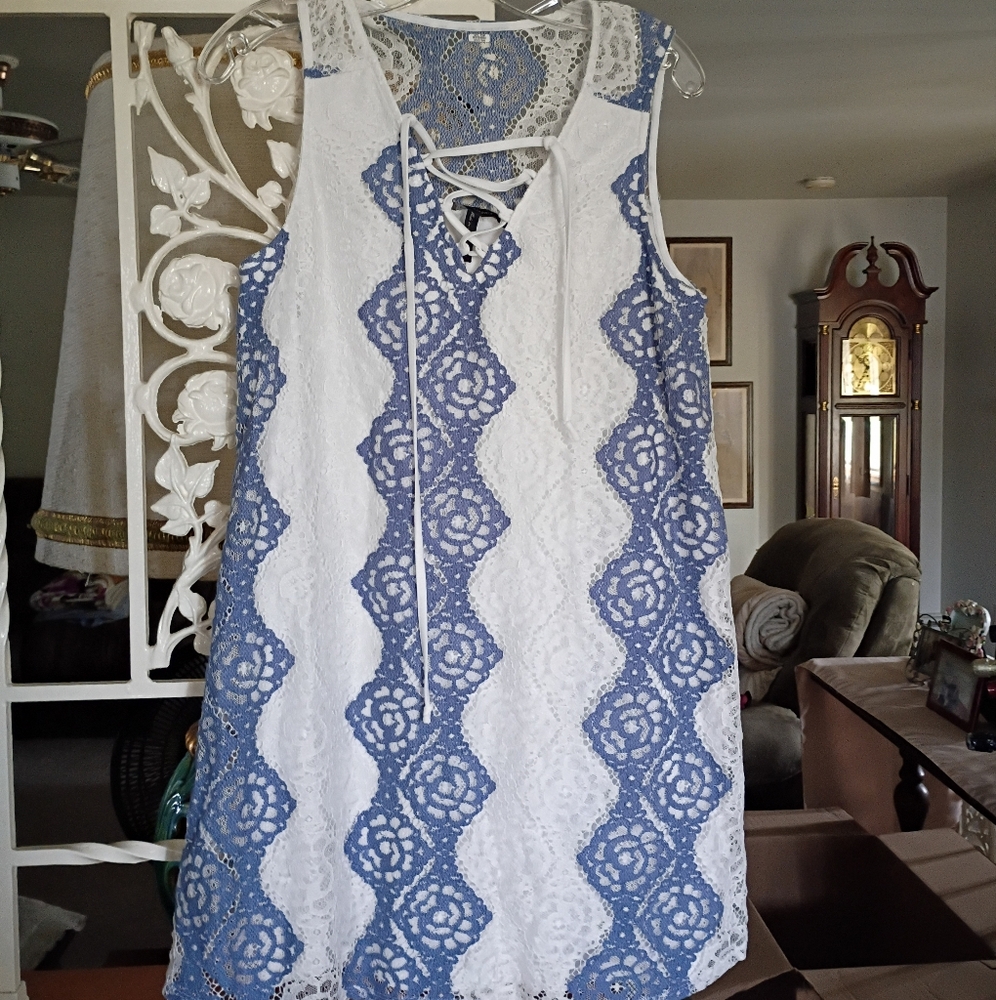 BCBG Blue and White Sleeveless Sheath Mini Dress